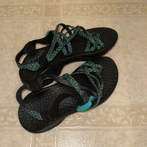 Chaco size 6